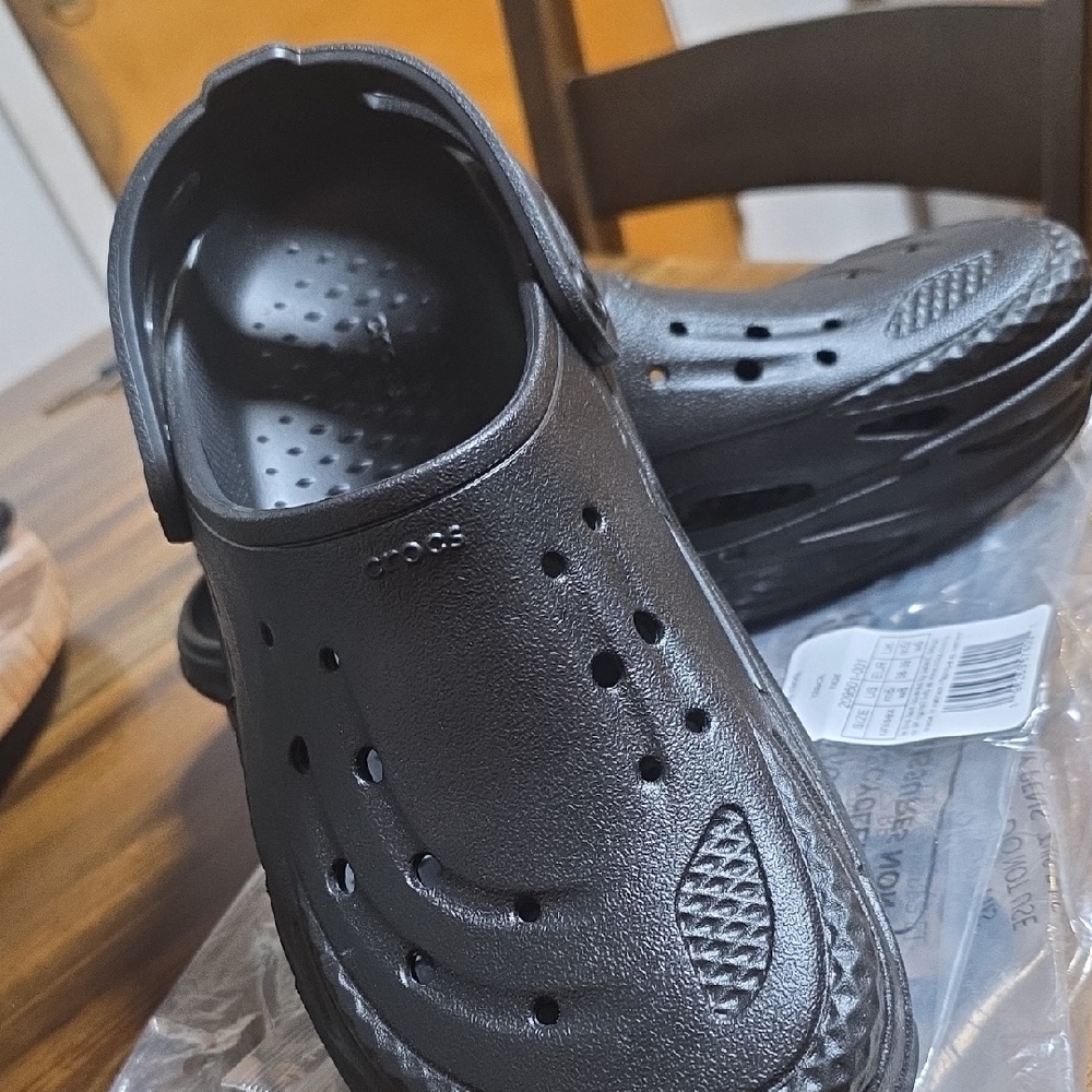CROCS Classic Black Clogs